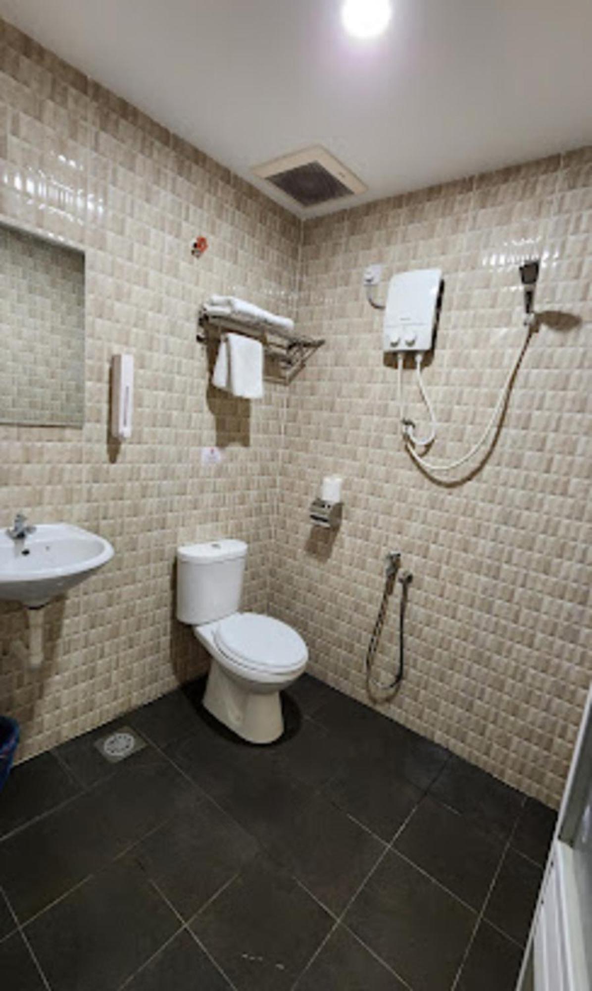 Sam Hotel Sitiawan Eksteriør billede
